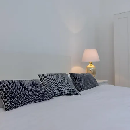 The View Split. Highlight With Roof-top-terrace And Pool * Kastela