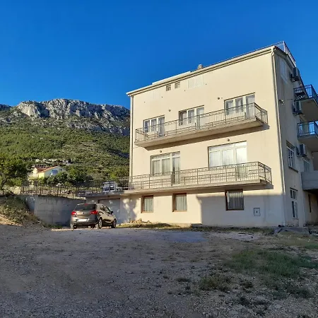 Apartment The View Split. Highlight With Roof-top-terrace And Pool Kastela