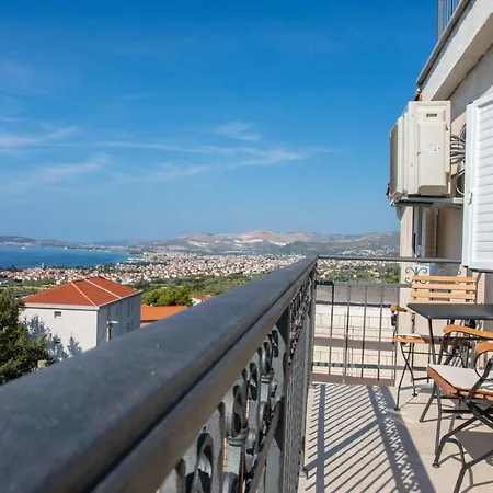 Apartment The View Split. Highlight With Roof-top-terrace And Pool *