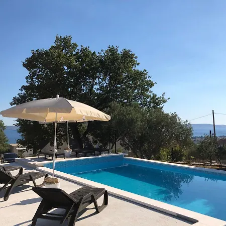 The View Split. Highlight With Roof-top-terrace And Pool *