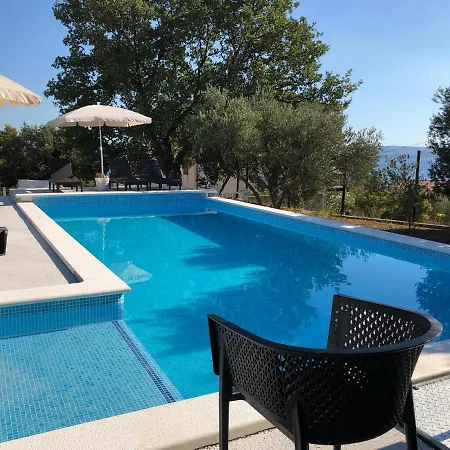Apartment The View Split. Highlight With Roof-top-terrace And Pool Kastela