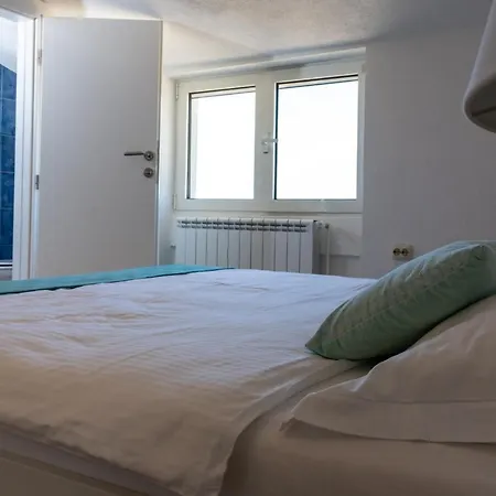 The View Split. Highlight With Roof-top-terrace And Pool Kastela